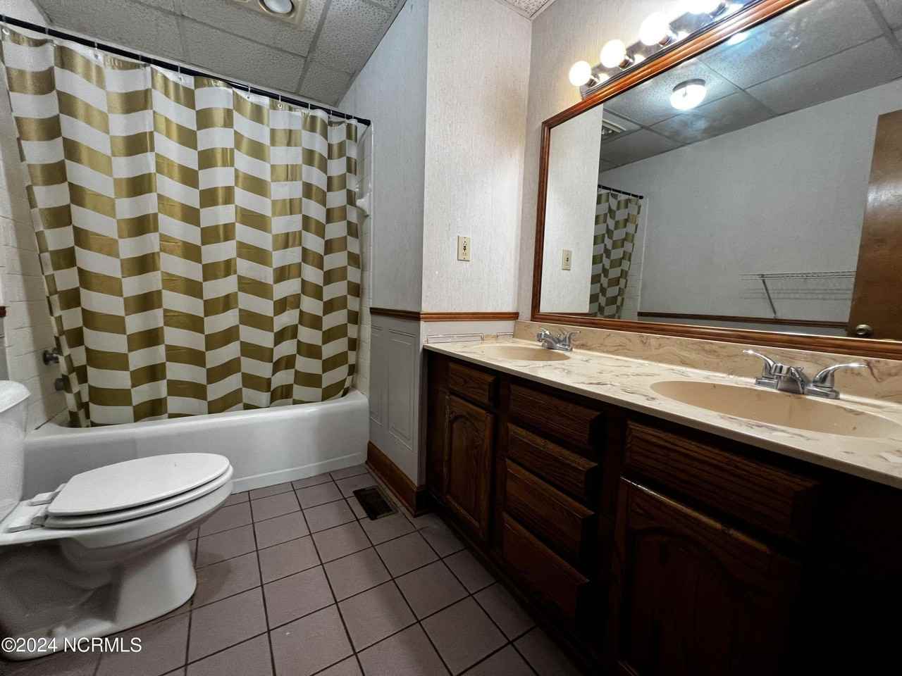 219 N Church St Unit A #A - Photo 6 of 9