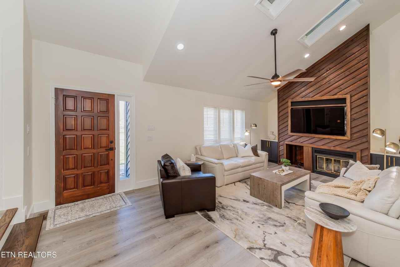 5114 Mckamey Rd - Photo 5 of 50