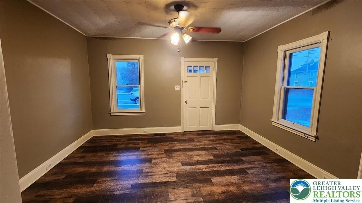 262 Broad St - Photo 2 of 12