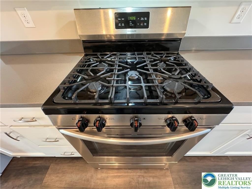 4934 Brookside Ct - Photo 7 of 29