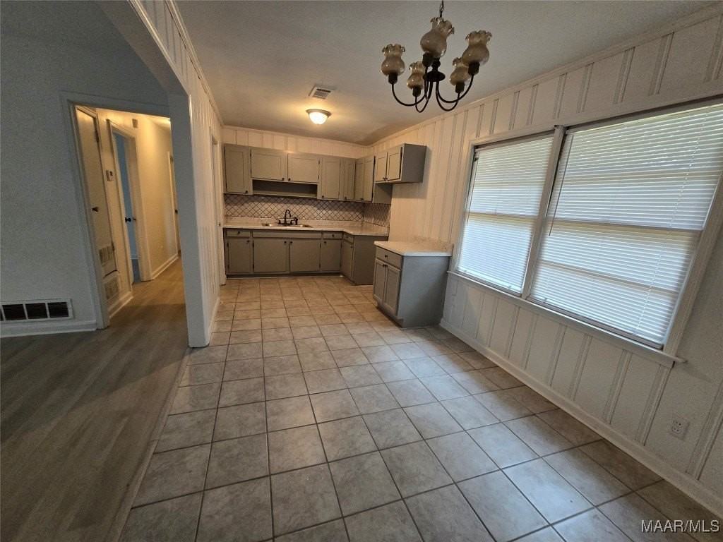 204 W Park Ave - Photo 5 of 10