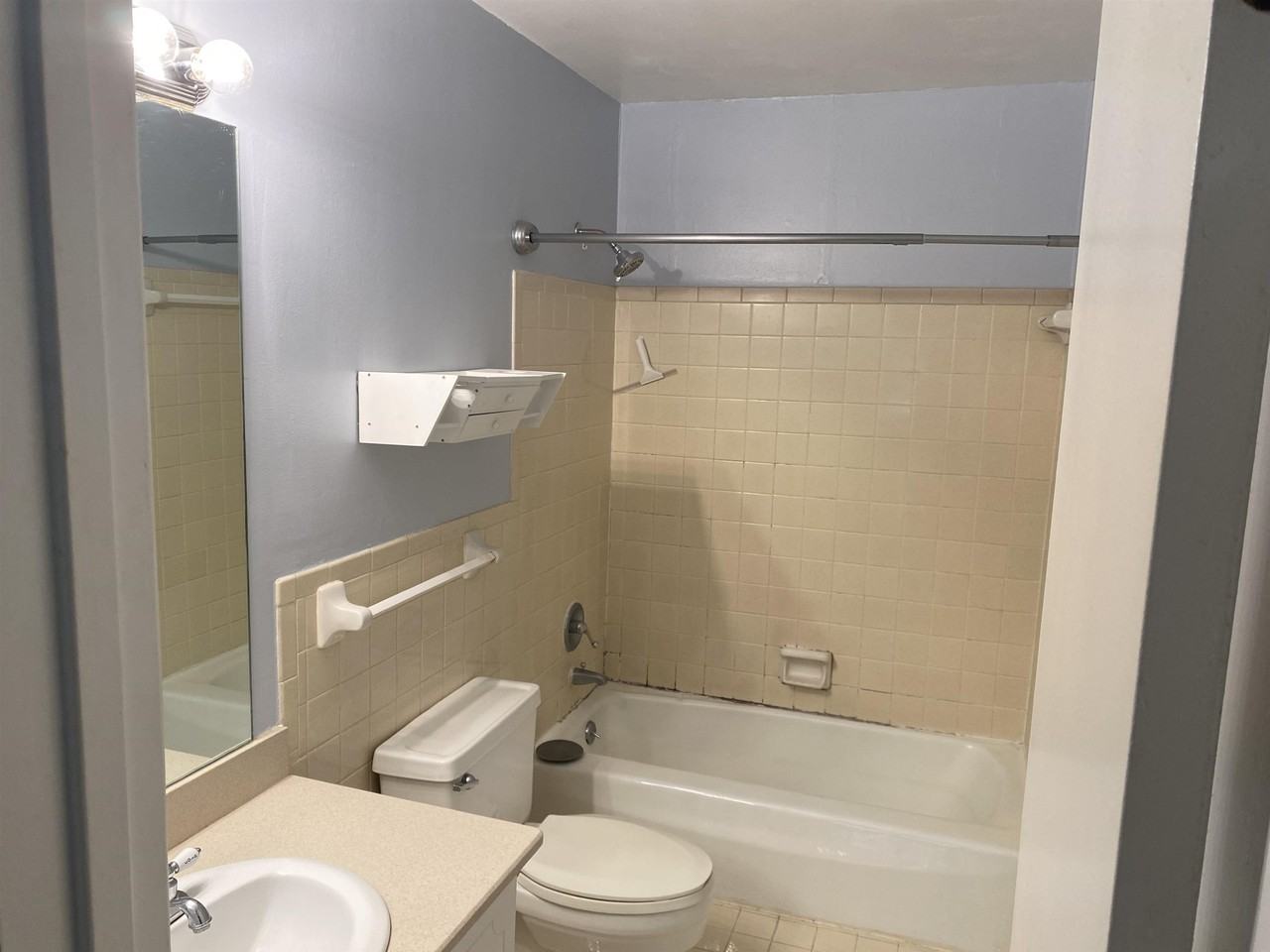 5696 Quince Rd #7 - Photo 4 of 15