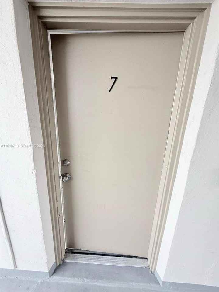 100 Ne 78th St #7 - Photo 3 of 16