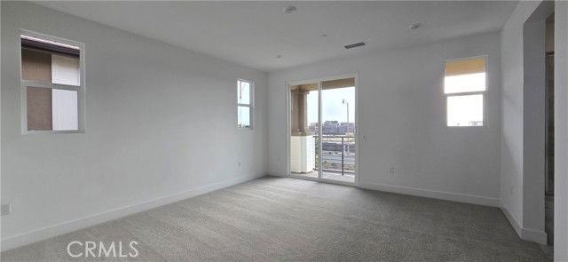 157 Great Park Blvd - Photo 2 of 8