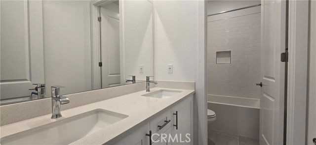 157 Great Park Blvd - Photo 3 of 8