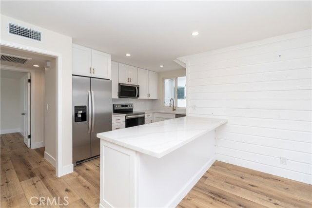 212 Orange St - Photo 3 of 8