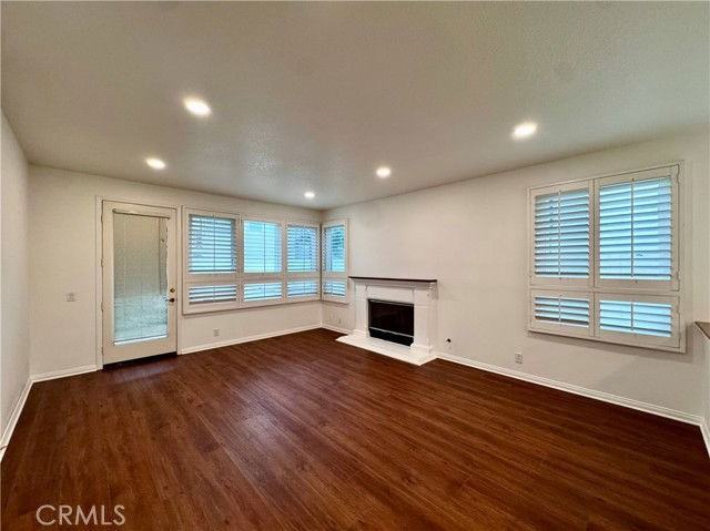19032 Avondale Ln - Photo 3 of 8