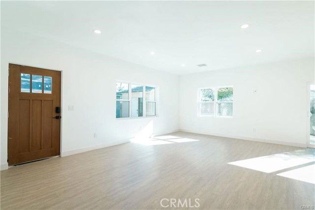 1507 Valencia Ave - Photo 3 of 8