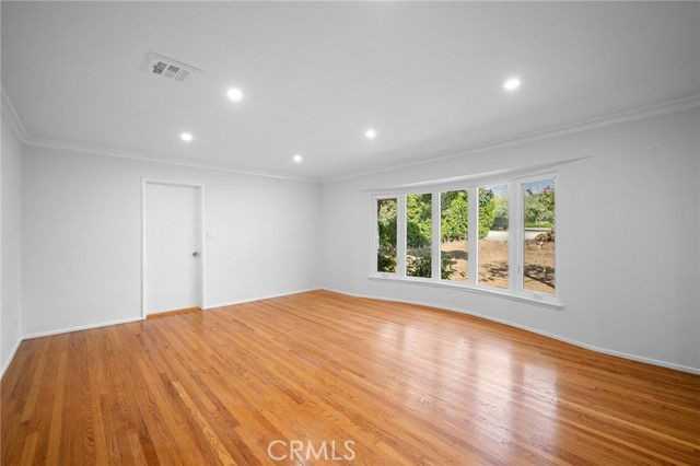 685 Rim Rd - Photo 3 of 8