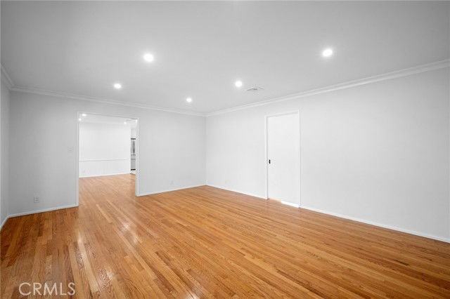 685 Rim Rd - Photo 4 of 8