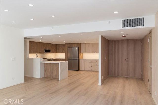 345 Pioneer Dr #202 - Photo 4 of 8