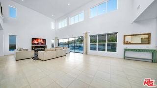 12553 N Ridgeline Rd - Photo 2 of 8