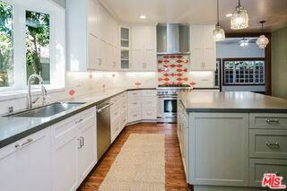 13239 Addison St - Photo 3 of 8