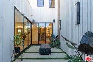 4708 Noble Ave - Photo 1 of 1