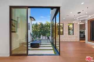 4708 Noble Ave - Photo 4 of 8