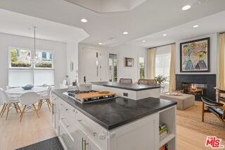 835 Superba Ave - Photo 3 of 8