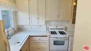 6633 W 87th Pl - Photo 3 of 8