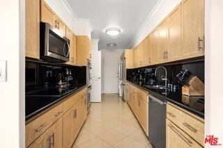 875 Comstock Ave #18A - Photo 2 of 8