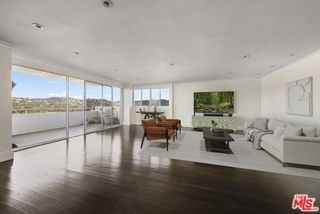 875 Comstock Ave #18A - Photo 3 of 8