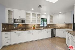 1581 Clear View Dr - Photo 4 of 8