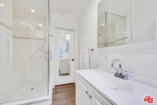 8838 Rosewood Ave - Photo 6 of 8