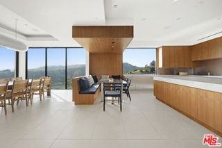 1731 Summitridge Dr - Photo 4 of 8