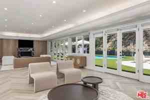 featured image of 502 Evelyn Pl