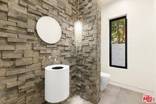 853 N Kilkea Dr - Photo 2 of 8