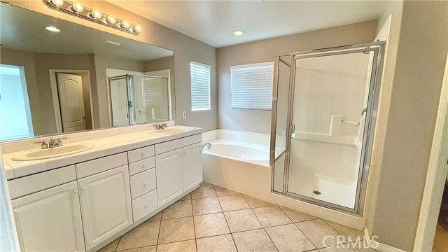 17543 Nutwood Dr - Photo 2 of 8