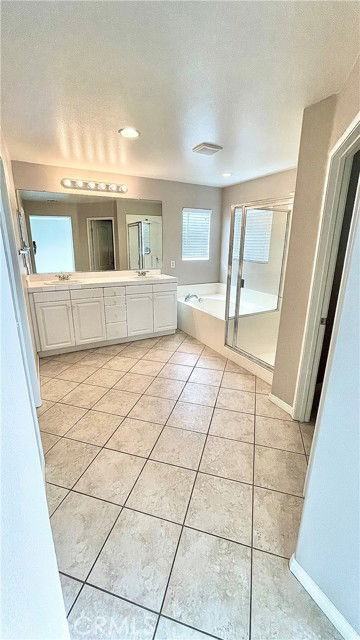 17543 Nutwood Dr - Photo 3 of 8