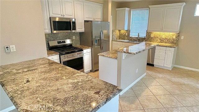 17543 Nutwood Dr - Photo 6 of 8