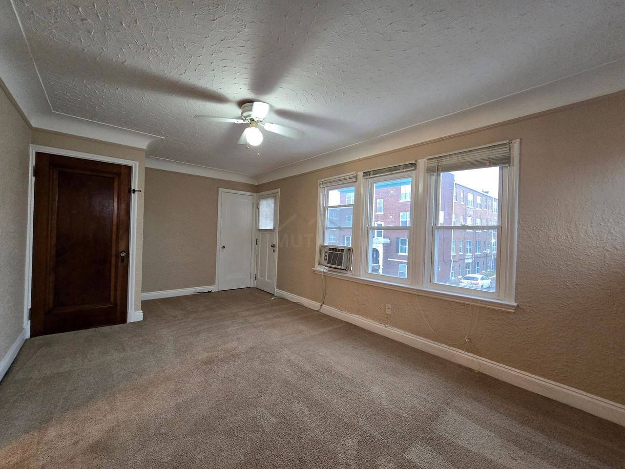 4085 Calhoun St - Photo 3 of 8