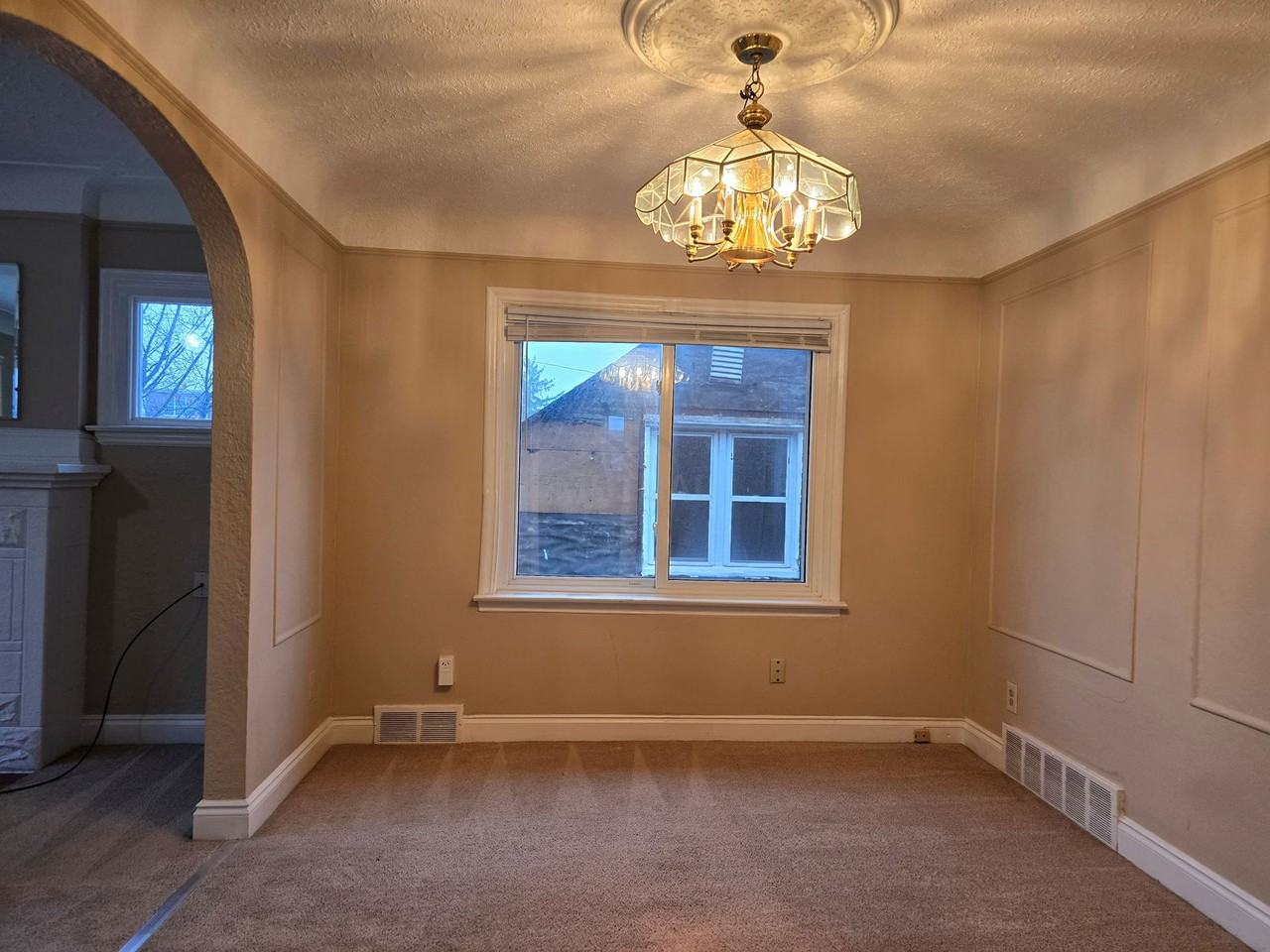 4085 Calhoun St - Photo 5 of 8