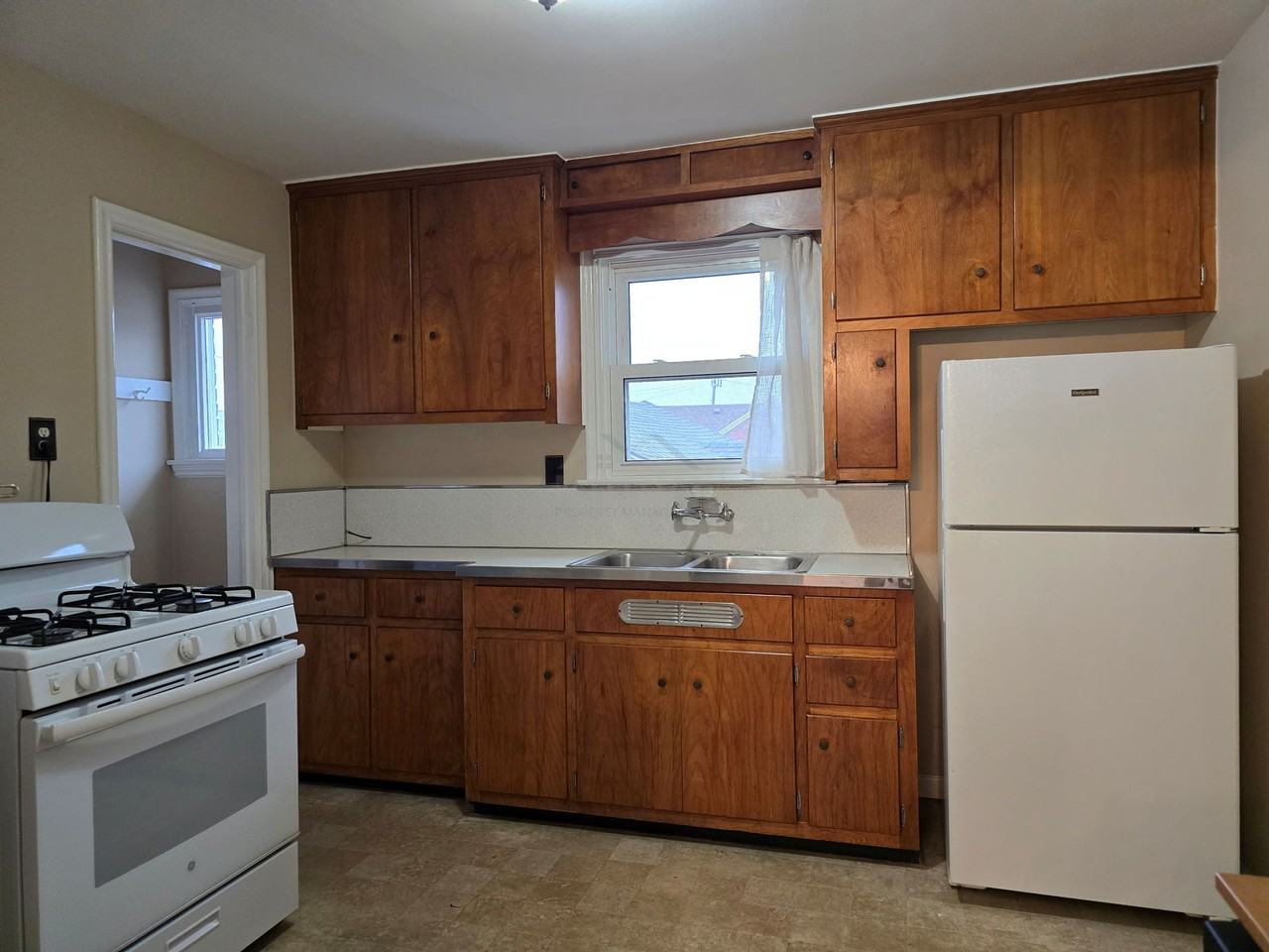 4085 Calhoun St - Photo 7 of 8