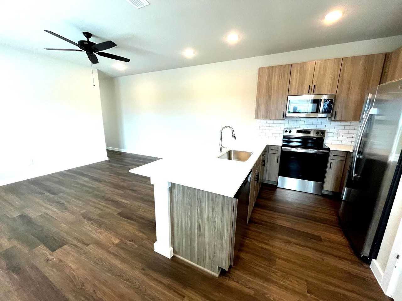 1127 Eloise Drive #02-227 - Photo 2 of 8