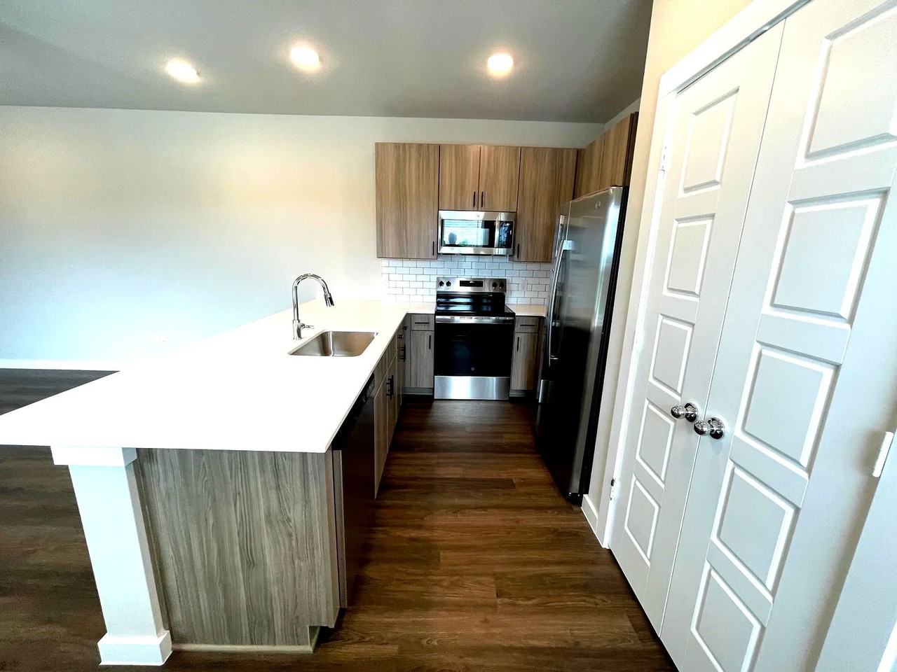 1127 Eloise Drive #02-227 - Photo 7 of 8