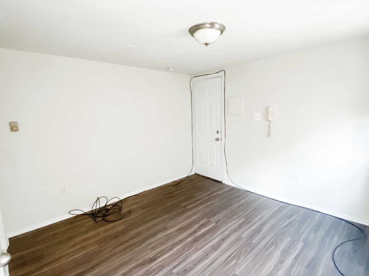 328 S 17th St #3R - Photo 5 of 8