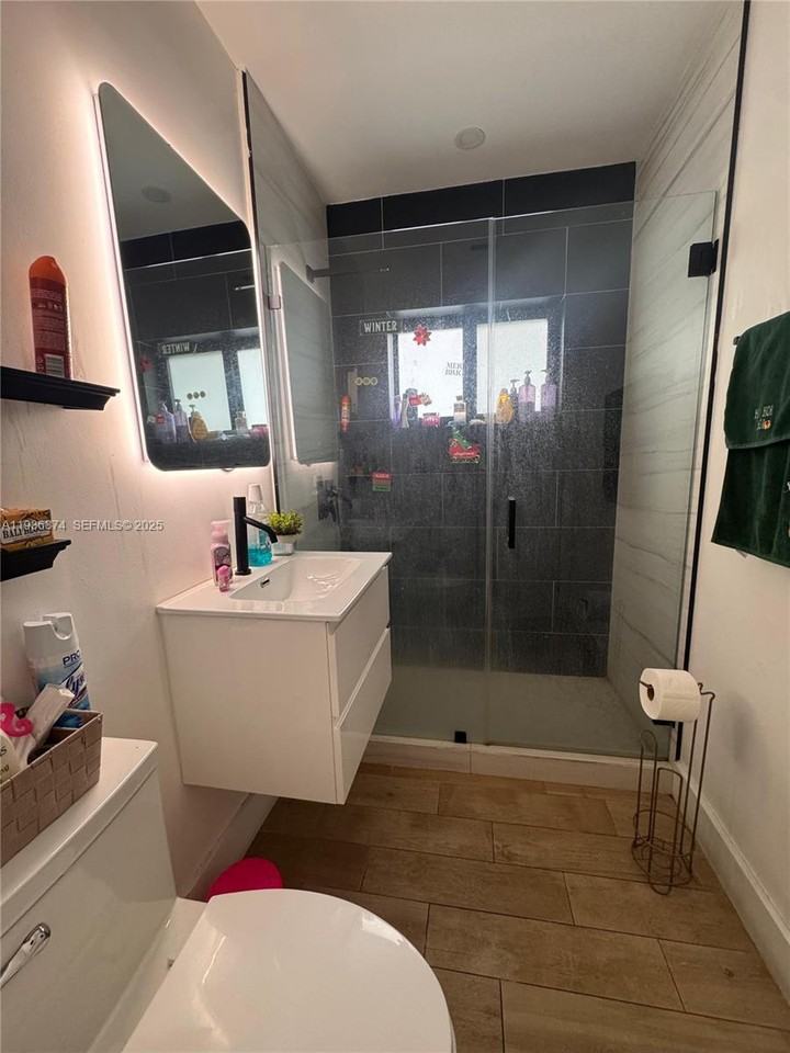 2775 Sw 6th St #2775 - Photo 2 of 8