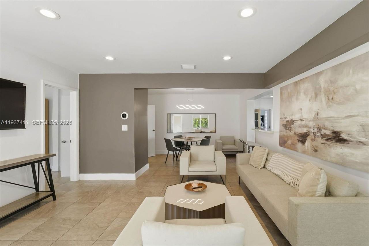 4420 Nw 3rd Ave - Photo 3 of 8