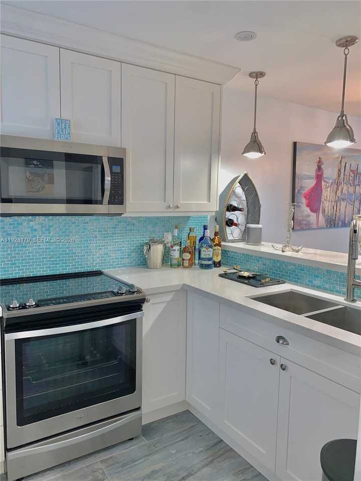 325 Ocean Dr #602 - Photo 5 of 8