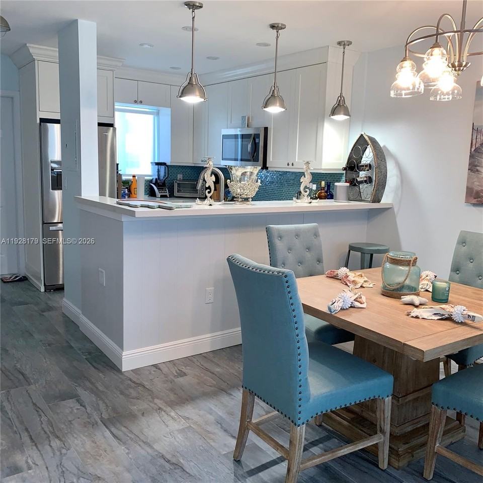 325 Ocean Dr #602 - Photo 7 of 8