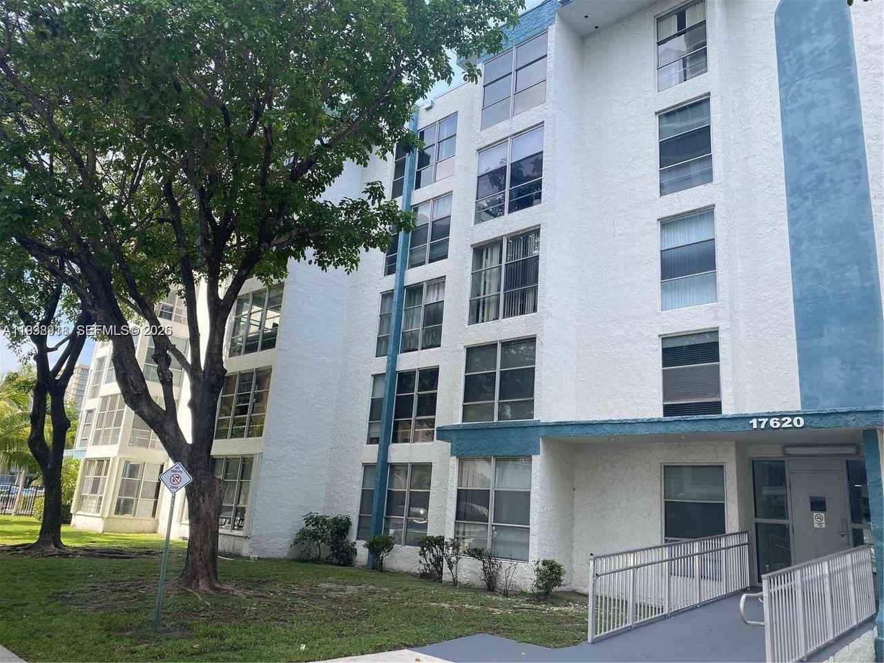 17620 Atlantic Blvd #518 - Photo 2 of 8