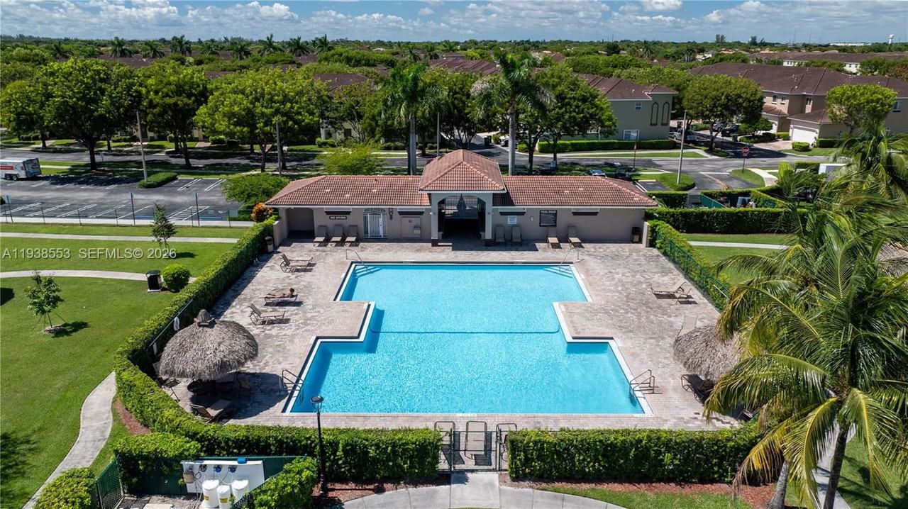 2229 Se 25th Ave #2229 - Photo 2 of 8