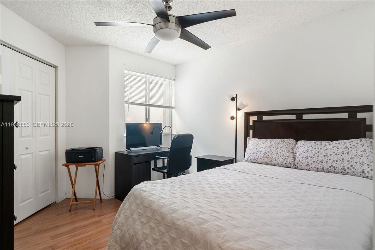 2229 Se 25th Ave #2229 - Photo 6 of 8