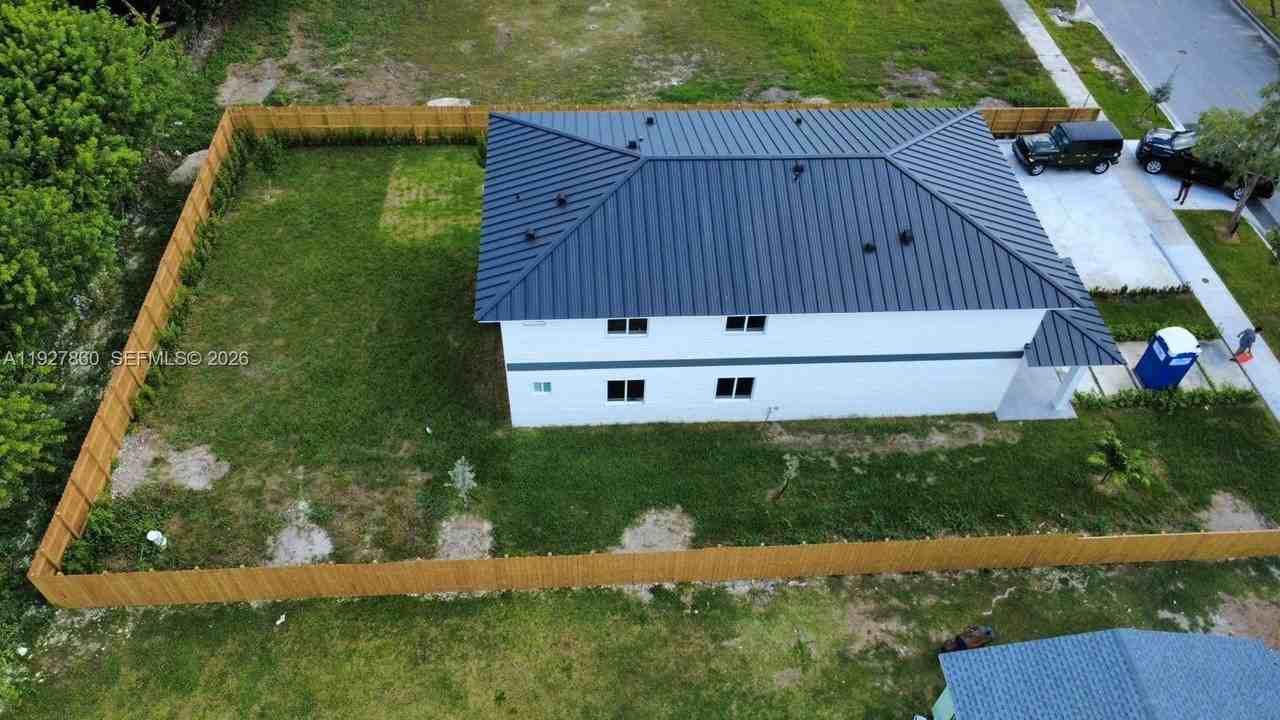 722 Nw 6th Ct #722 - Photo 2 of 11