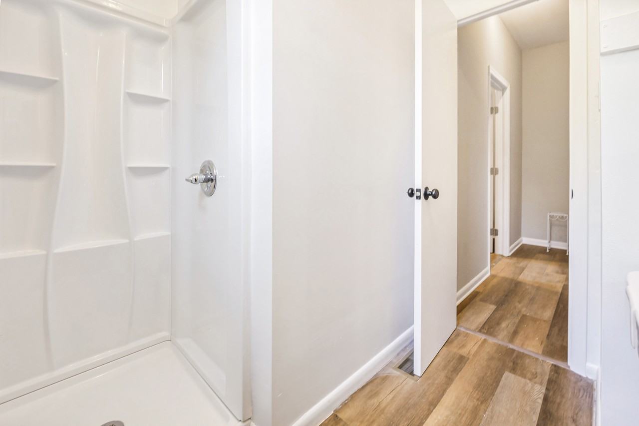 N 16th Ave - Photo 4 of 17