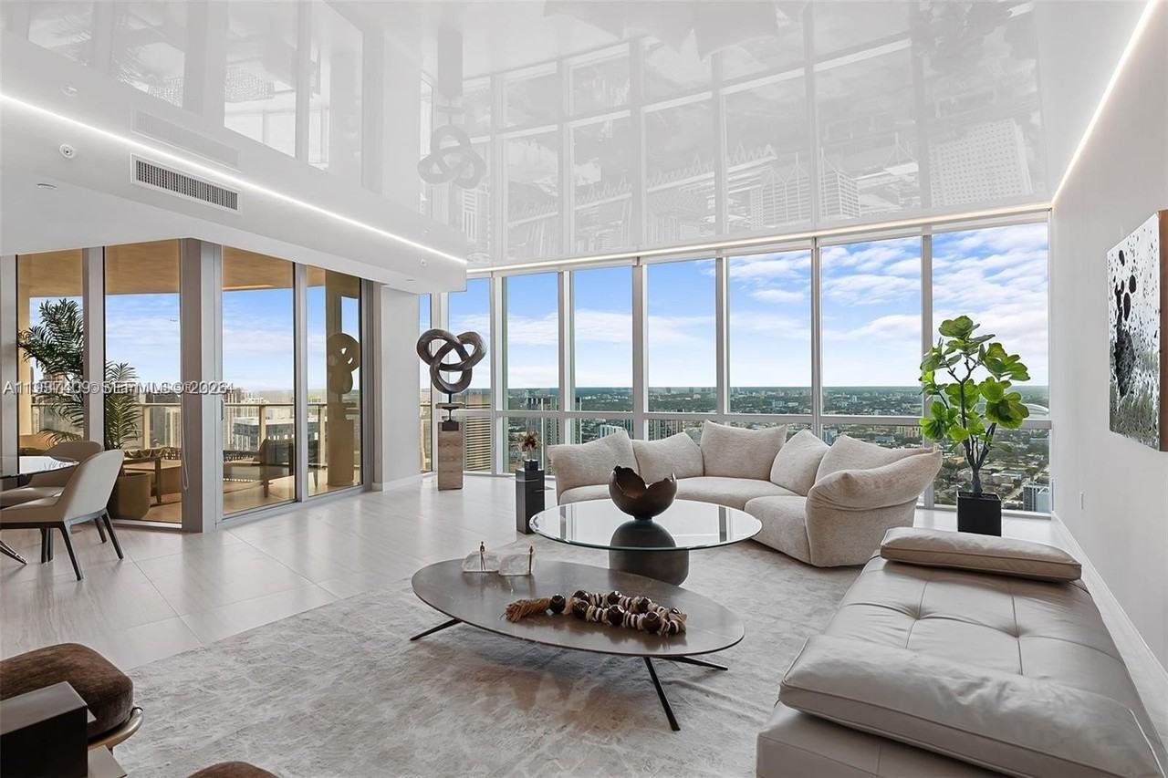 851 Ne 1st Ave - Photo 3 of 50