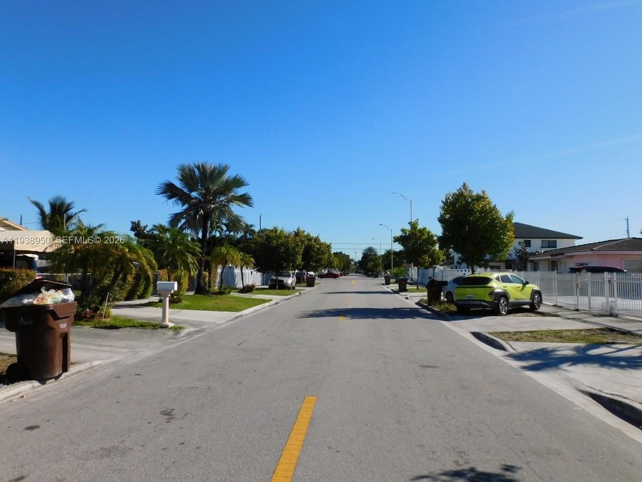 846 W 31st St - Photo 3 of 21