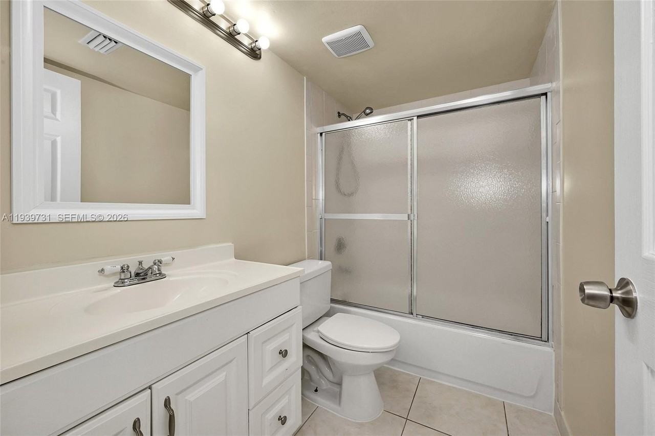 9079 Sw 133rd Ct #F - Photo 7 of 34