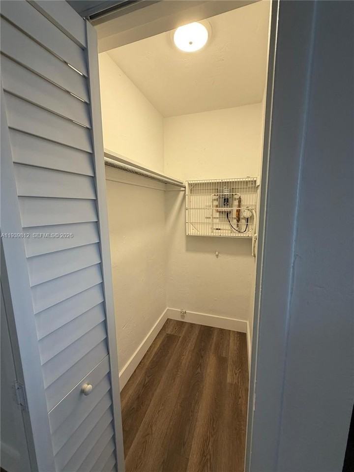 100 Madeira Ave #100-7 - Photo 5 of 11